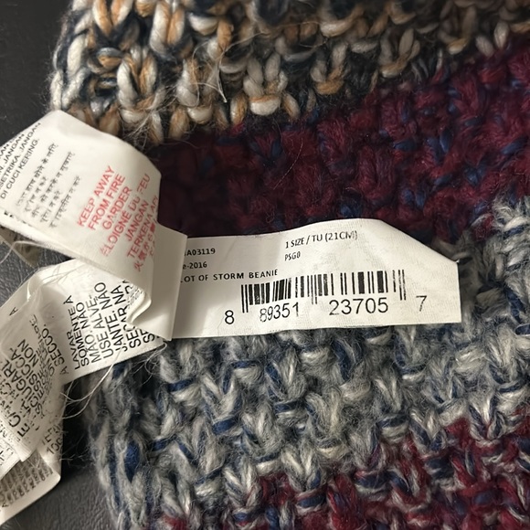 ROXY CROCHETED WINTER HAT - Picture 6 of 6